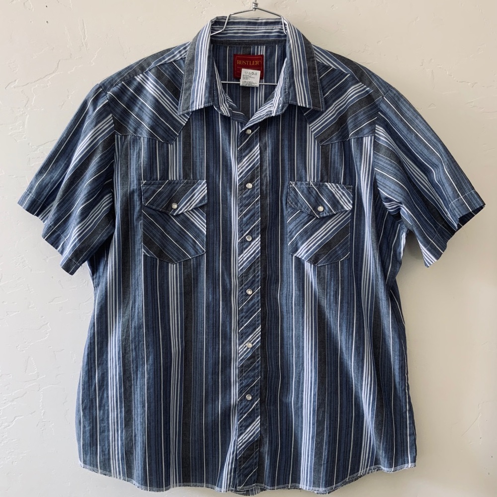 Short sleeve button down
